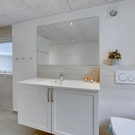 Holiday home Solgunn Blavand