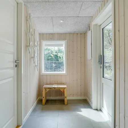 Holiday home Solgunn *