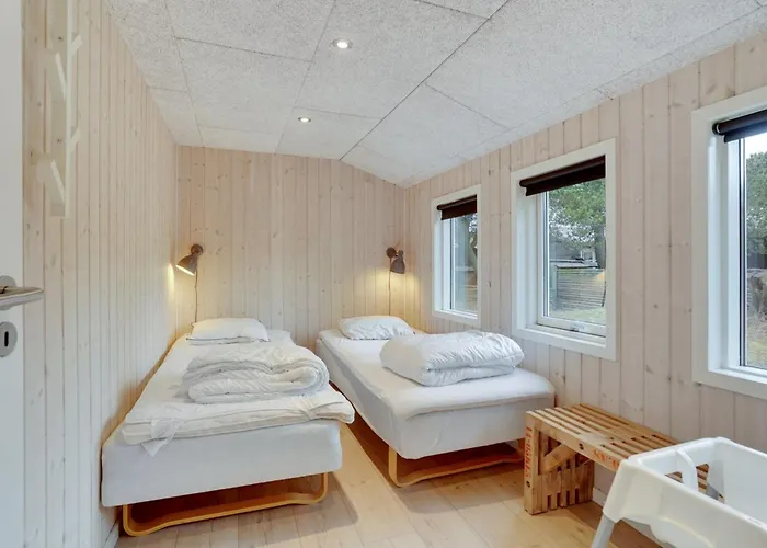 Holiday home Solgunn - 900m From The Sea By Interhome